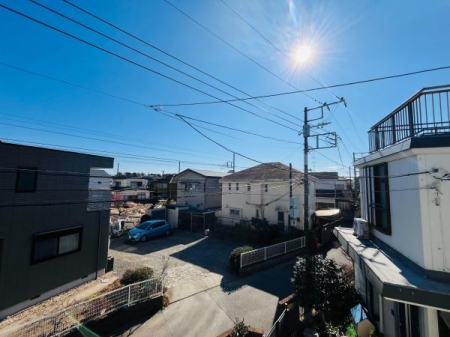 �_�ސ쌧������s�����u2���ڂ̐V�z��ˌ��Ă̏Z�˂���̒��]�ʐ^