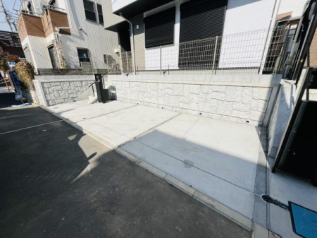 �_�ސ쌧������s�l�{��̐V�z��ˌ��Ă̒��ԏ�