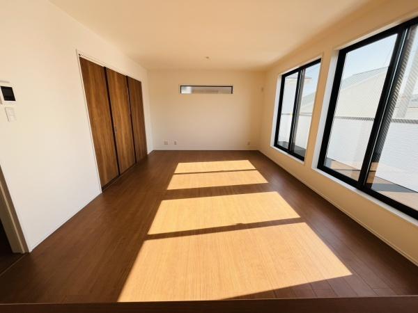 �_�ސ쌧������s�l�{��̐V�z��ˌ��Ẵ��r���O