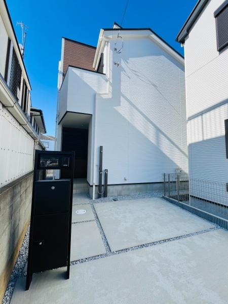 �_�ސ쌧������s�����u2���ڂ̐V�z��ˌ��Ă̌��n�O�ώʐ^