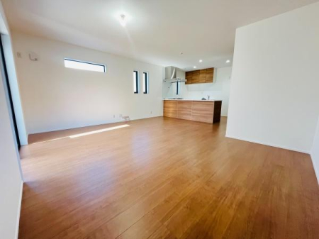 �_�ސ쌧������s�����u2���ڂ̐V�z��ˌ��Ẵ��r���O