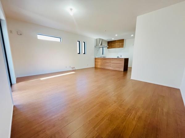 �_�ސ쌧������s�����u2���ڂ̐V�z��ˌ��Ẵ��r���O