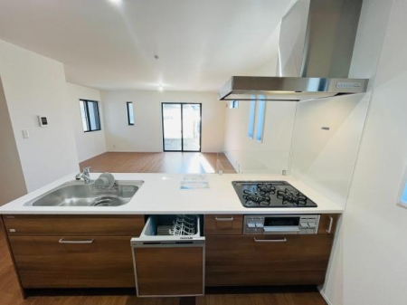 �_�ސ쌧������s�����u2���ڂ̐V�z��ˌ��ẴL�b�`��