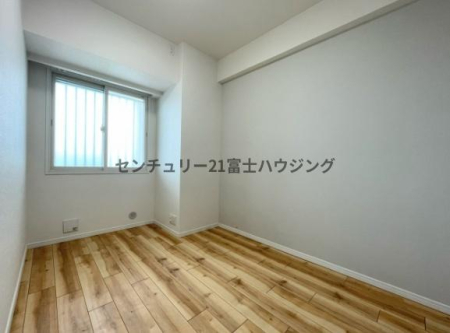 �_�ސ쌧����s���1���ڂ̒��Ã}���V�����̐Q��