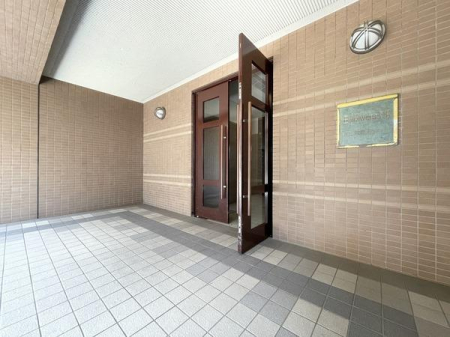 �_�ސ쌧������s�����̒��Ã}���V�����̃G���g�����X