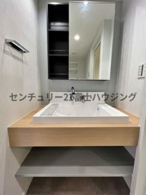 �_�ސ쌧������s�����̒��Ã}���V�����̐��ʑ�E���ʏ�