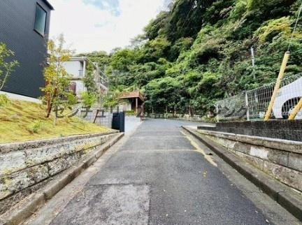 _ސ쌧qs򖾎4ڂ̐VzˌĂ̑OʓH܂ތnʐ^