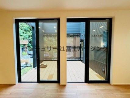 _ސ쌧qs򖾎4ڂ̐VzˌẴrO