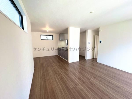 �_�ސ쌧������s���c1���ڂ̐V�z��ˌ��Ẵ��r���O