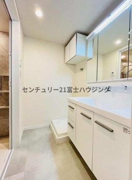 _ސ쌧qsz3ڂ̒Ã}V̐ʑEʏ