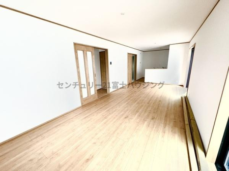 �_�ސ쌧������s���C�ݓ�4���ڂ̐V�z��ˌ��Ẵ��r���O