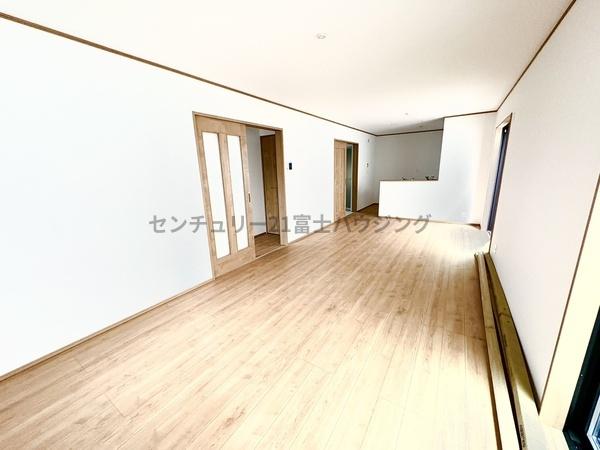 �_�ސ쌧������s���C�ݓ�4���ڂ̐V�z��ˌ��Ẵ��r���O