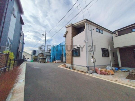 �_�ސ쌧������s���c1���ڂ̐V�z��ˌ��Ă̑O�ʓ��H�܂ތ��n�ʐ^