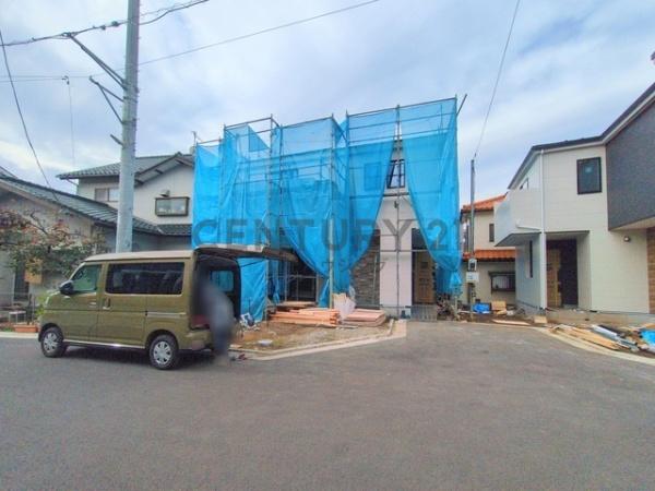 �_�ސ쌧������s���c1���ڂ̐V�z��ˌ��Ă̑O�ʓ��H�܂ތ��n�ʐ^