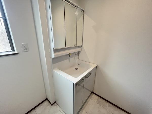 �_�ސ쌧������s����3���ڂ̐V�z��ˌ��Ă̐��ʑ�E���ʏ�