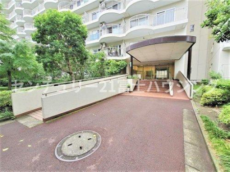 �_�ސ쌧���q�s���{�̒��Ã}���V�����̃G���g�����X