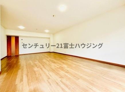 �_�ސ쌧���q�s���{�̒��Ã}���V�����̃��r���O