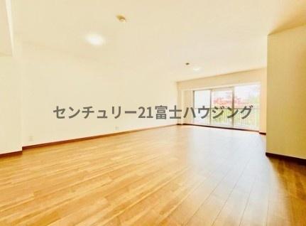 �_�ސ쌧���q�s���{�̒��Ã}���V�����̃��r���O