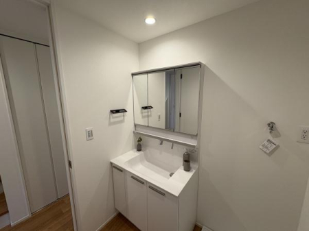 _ސ쌧s̐VzˌĂ̐ʑEʏ