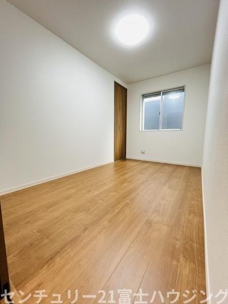 �_�ސ쌧������s����4���ڂ̐V�z��ˌ��Ă̐Q��