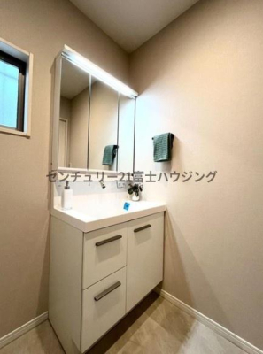 _ސ쌧sC6ڂ̒ÈˌĂ̐ʑEʏ