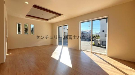 _ސ쌧sc3ڂ̐VzˌẴrO