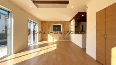 _ސ쌧sc3ڂ̐VzˌẲ摜