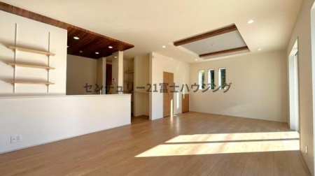 _ސ쌧sc3ڂ̐VzˌẴrO