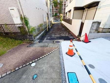 �_�ސ쌧���ˎs���d�璬�̐V�z��ˌ��Ă̑O�ʓ��H�܂ތ��n�ʐ^