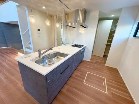 �_�ސ쌧���ˎs���d�璬�̐V�z��ˌ��ẴL�b�`��