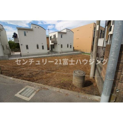 �_�ސ쌧������s�Ï��̓y�n�̑O�ʓ��H�܂ތ��n�ʐ^