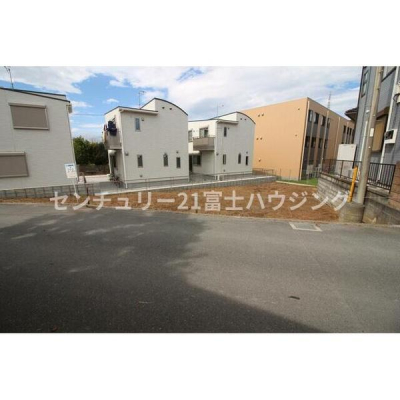 �_�ސ쌧������s�Ï��̓y�n�̑O�ʓ��H�܂ތ��n�ʐ^