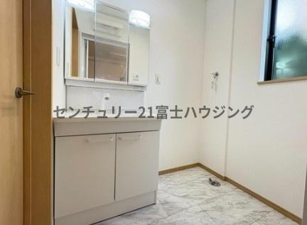 _ސ쌧s̐VzˌĂ̐ʑEʏ