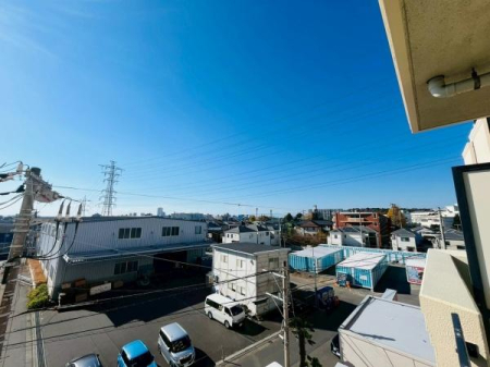 �_�ސ쌧����s���3���ڂ̒��Ã}���V�����̏Z�˂���̒��]�ʐ^