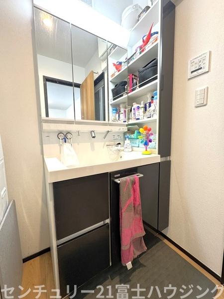 _ސ쌧qsv5ڂ̒ÈˌĂ̐ʑEʏ