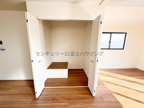 �_�ސ쌧������s����2���ڂ̐V�z��ˌ��Ă̎��[