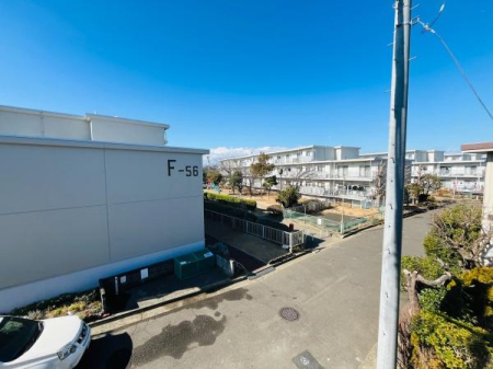 �_�ސ쌧������s�����u2���ڂ̐V�z��ˌ��Ă̏Z�˂���̒��]�ʐ^