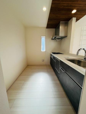 �_�ސ쌧������s�����u2���ڂ̐V�z��ˌ��ẴL�b�`��