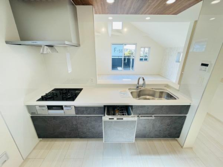 �_�ސ쌧������s�����u2���ڂ̐V�z��ˌ��ẴL�b�`��