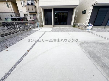 �_�ސ쌧������s����2���ڂ̐V�z��ˌ��Ă̒��ԏ�