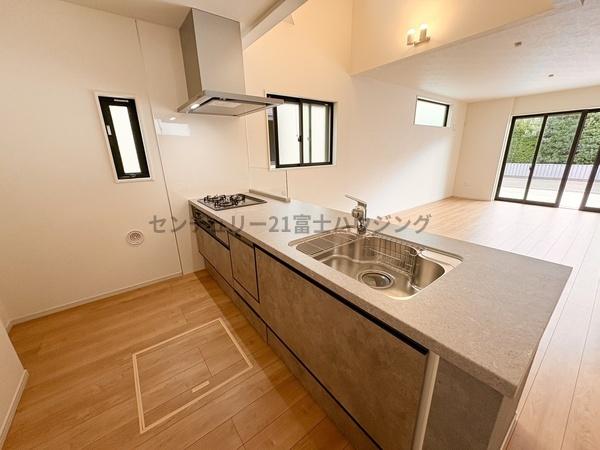 �_�ސ쌧������s����2���ڂ̐V�z��ˌ��ẴL�b�`��