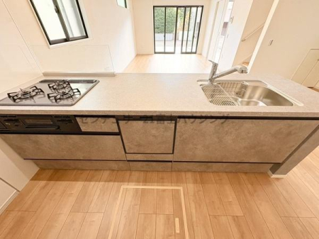 �_�ސ쌧������s����2���ڂ̐V�z��ˌ��ẴL�b�`��