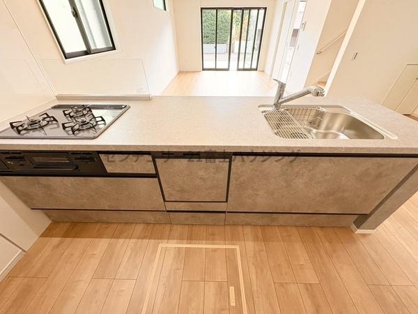 �_�ސ쌧������s����2���ڂ̐V�z��ˌ��ẴL�b�`��