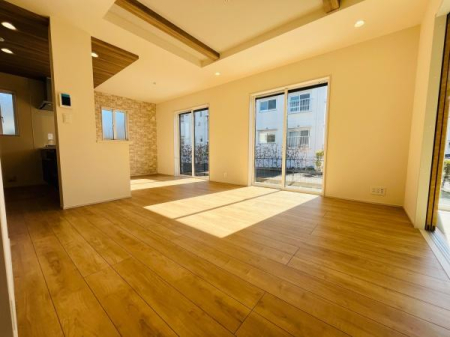 �_�ސ쌧������s�����u2���ڂ̐V�z��ˌ��Ẵ��r���O