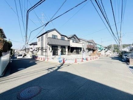 _ސ쌧s̐VzˌĂ̑OʓH܂ތnʐ^