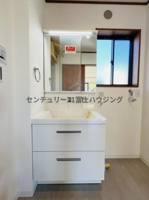 _ސ쌧s4ڂ̒ÈˌĂ̐ʑEʏ