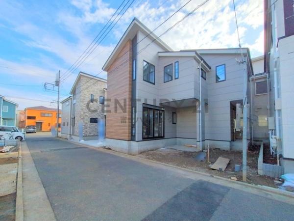 �_�ސ쌧������s��̐V�z��ˌ��Ă̑O�ʓ��H�܂ތ��n�ʐ^