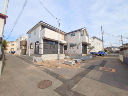 �_�ސ쌧������s���6���ڂ̐V�z��ˌ��Ă̑O�ʓ��H�܂ތ��n�ʐ^