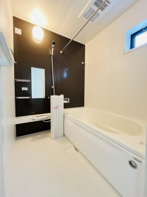 �_�ސ쌧������s��̐V�z��ˌ��Ă̗���