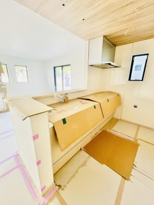 �_�ސ쌧���ˎs�K���̐V�z��ˌ��ẴL�b�`��